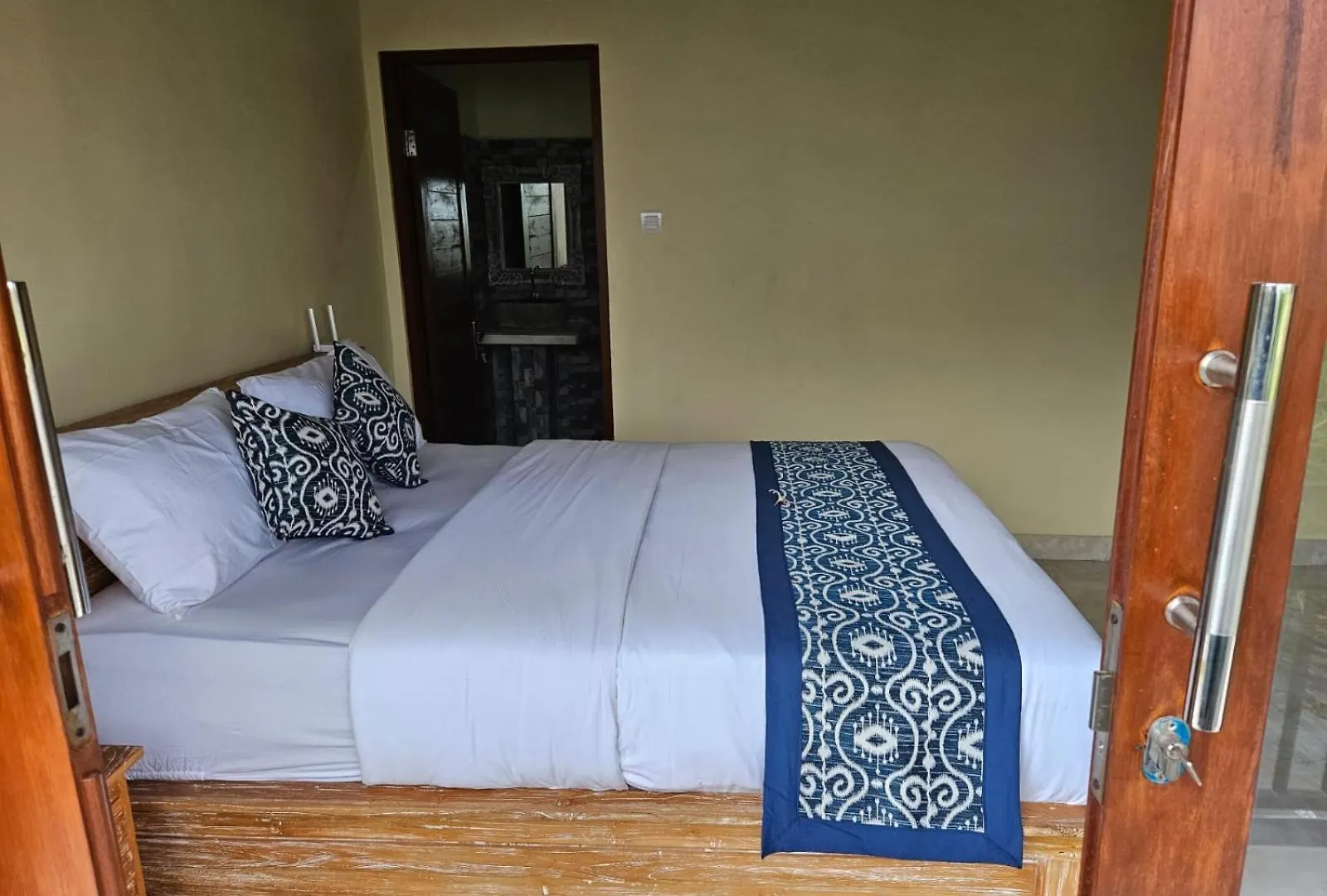 Krisna Tapan Guest House Ubud  Indonesia